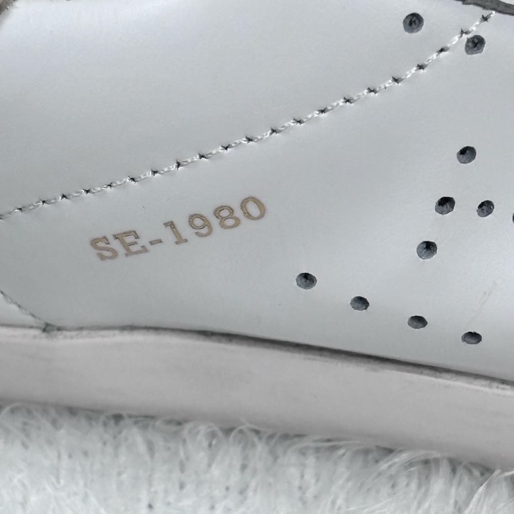 Sam Edelman White and Gray Casual Sneakers - Picture 4 of 12